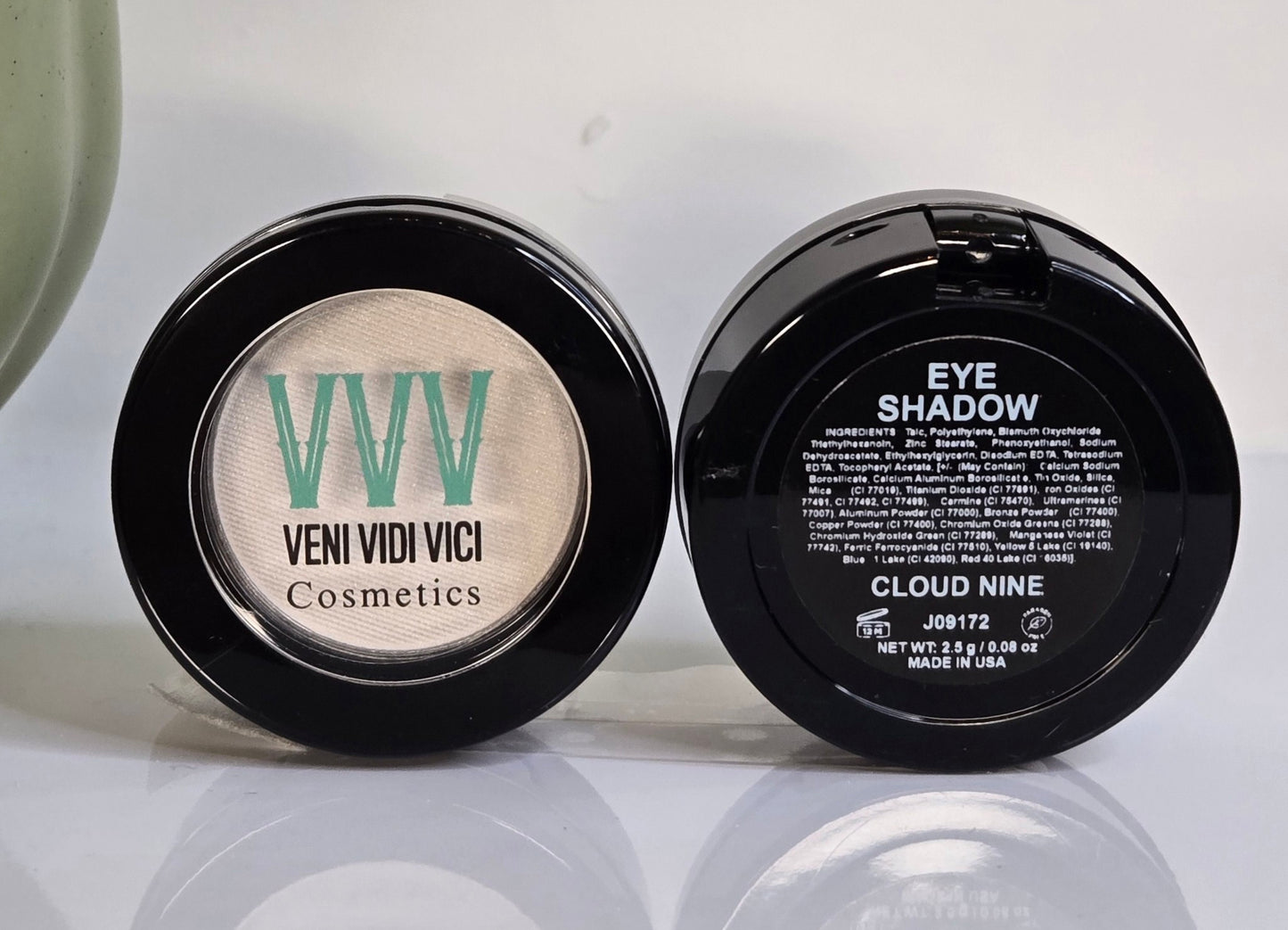Mid Size Matte Eye Shadow